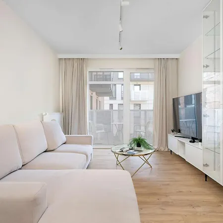 Spacious Apartment Close To The Airport Poznan Lesnych Skrzatow 21A By Heyrent Posen