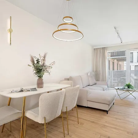 Spacious Apartment Close To The Airport Poznan Lesnych Skrzatow 21A By Heyrent Apartment